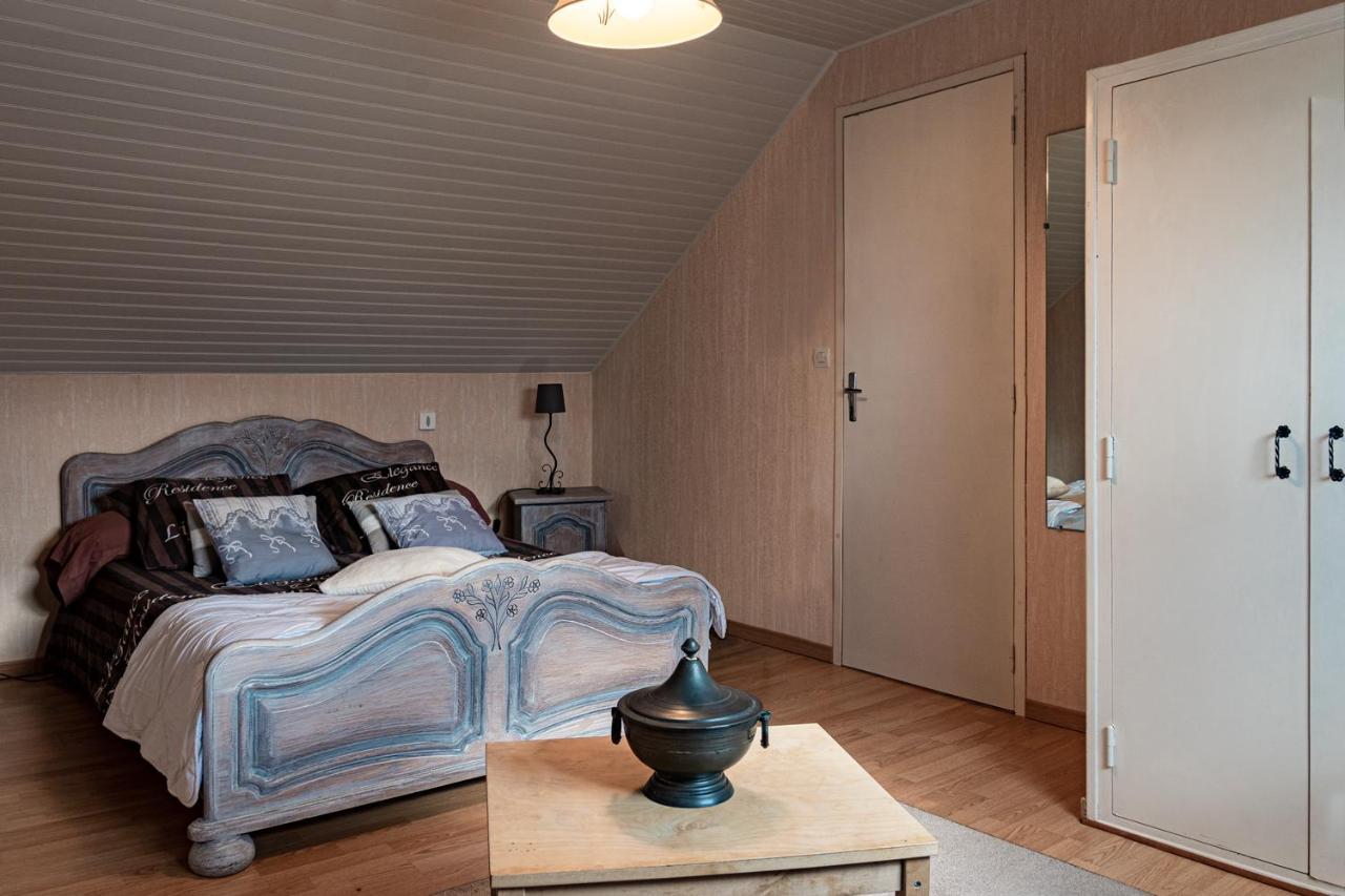 Chambres D Hotes Les Papillons Évron Eksteriør bilde